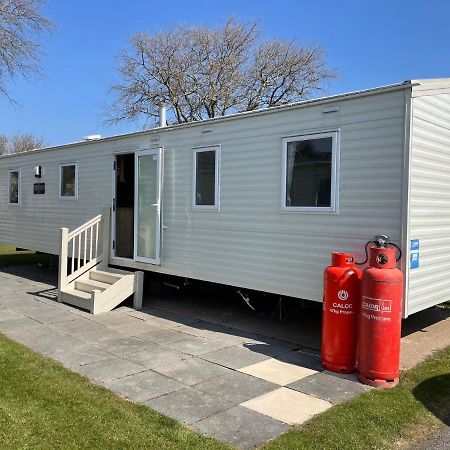 Beautiful 3-Bed Caravan Situated On Lakeland Haven Grange-over-Sands ภายนอก รูปภาพ